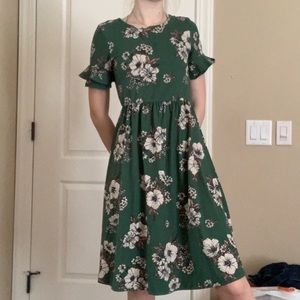 Green, floral, midi dress, with ruffled sleeves